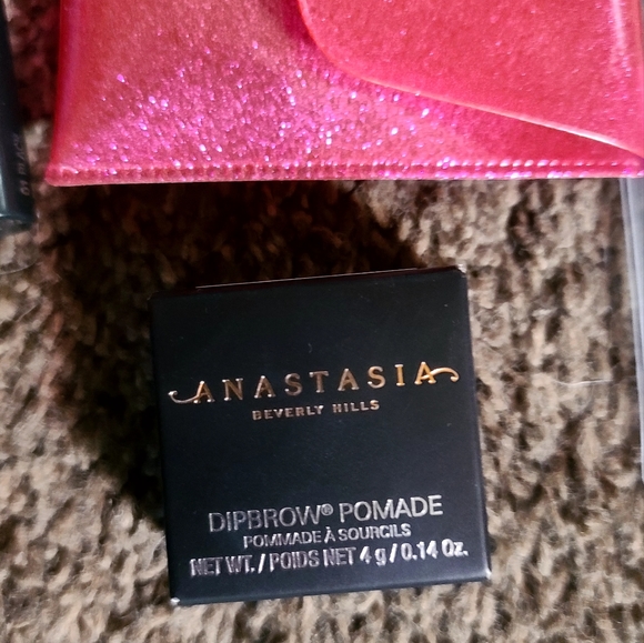 HOST PICK 🎉Clinique Anastasia Avon eye bundle Mascara &Pomade w/brush &bag NEW - Picture 7 of 10